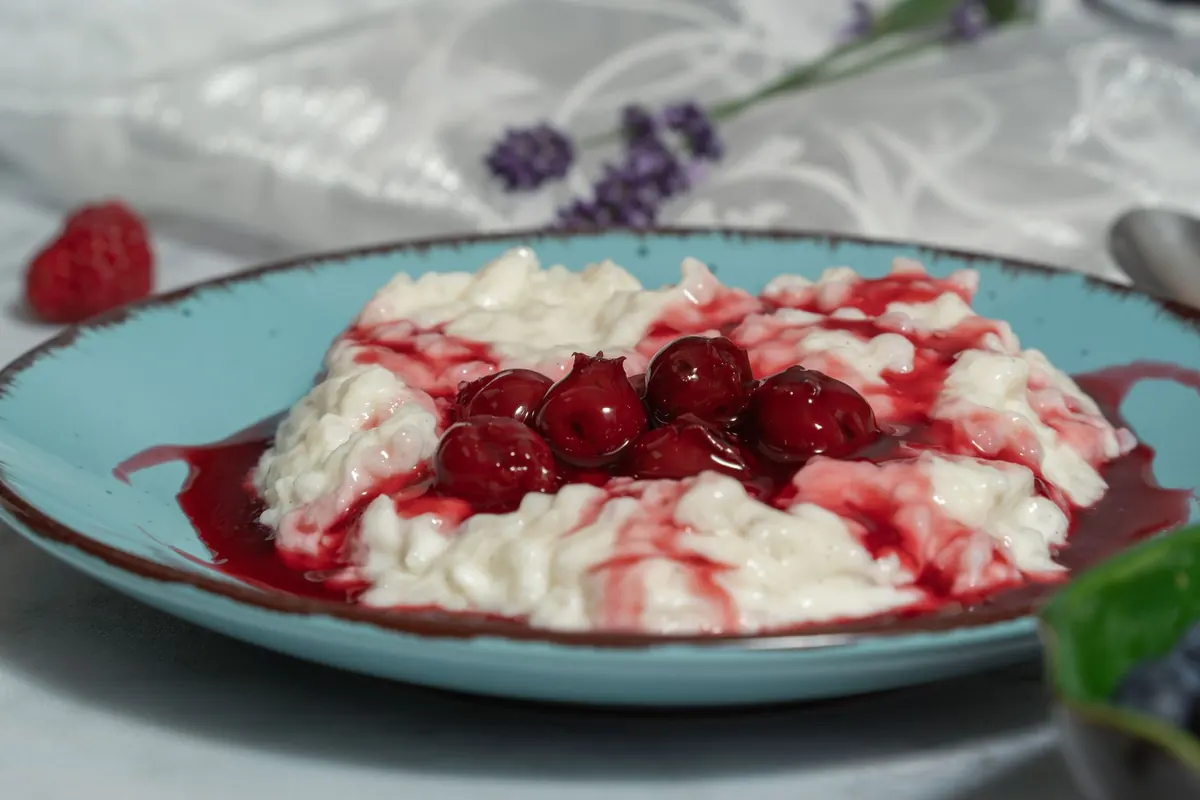 Rice Pudding vs. Bread Pudding: Key Differences and Best Uses